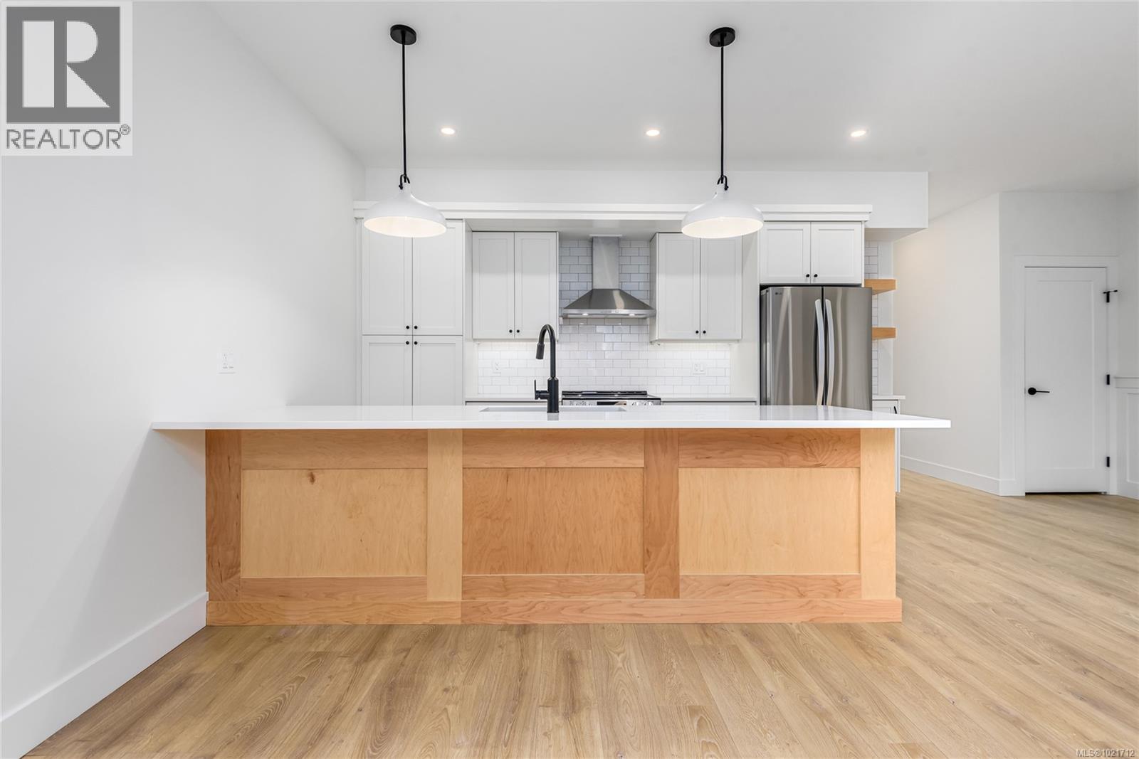 B 1044 Lazo Rd, Comox