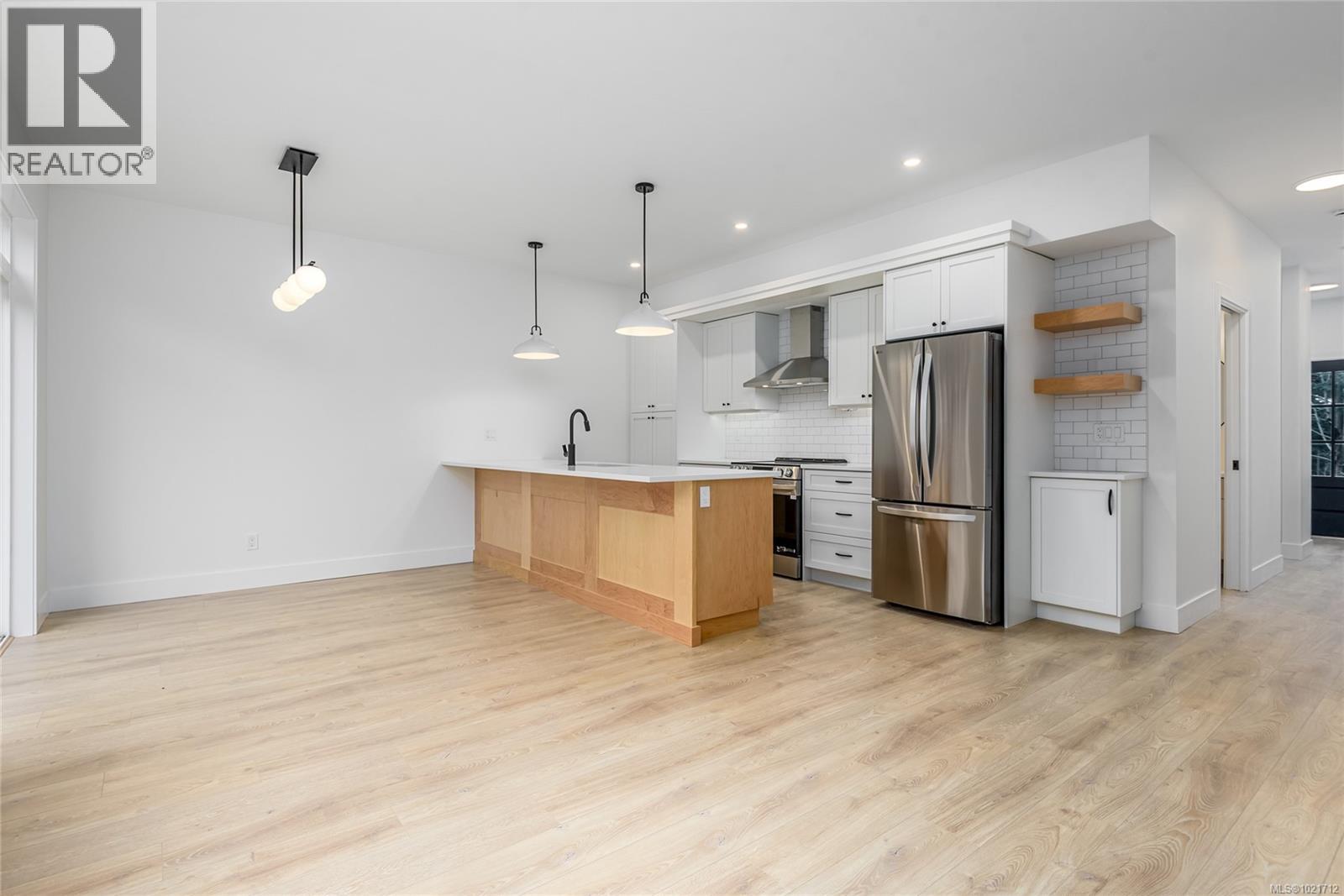 B 1044 Lazo Rd, Comox