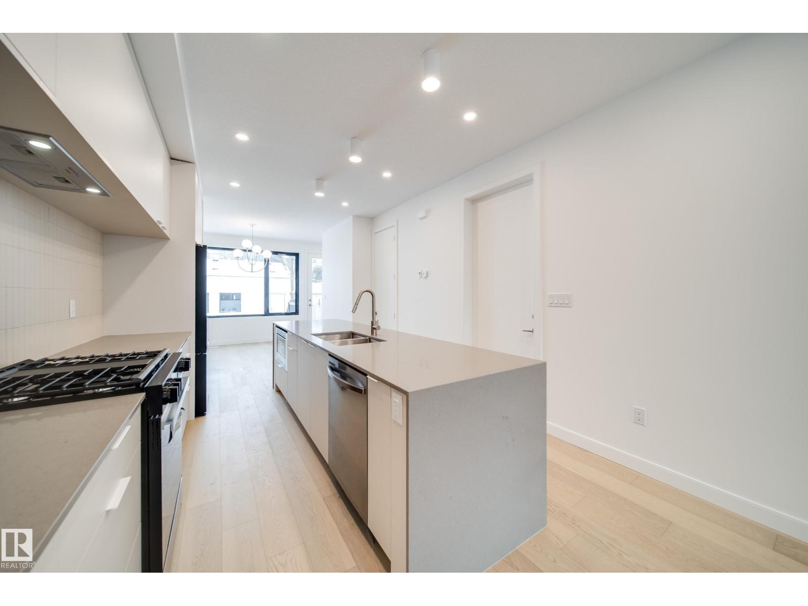 8522 80 AV NW, Edmonton