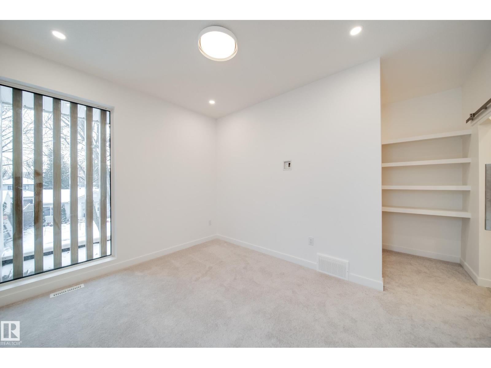 8522 80 AV NW, Edmonton