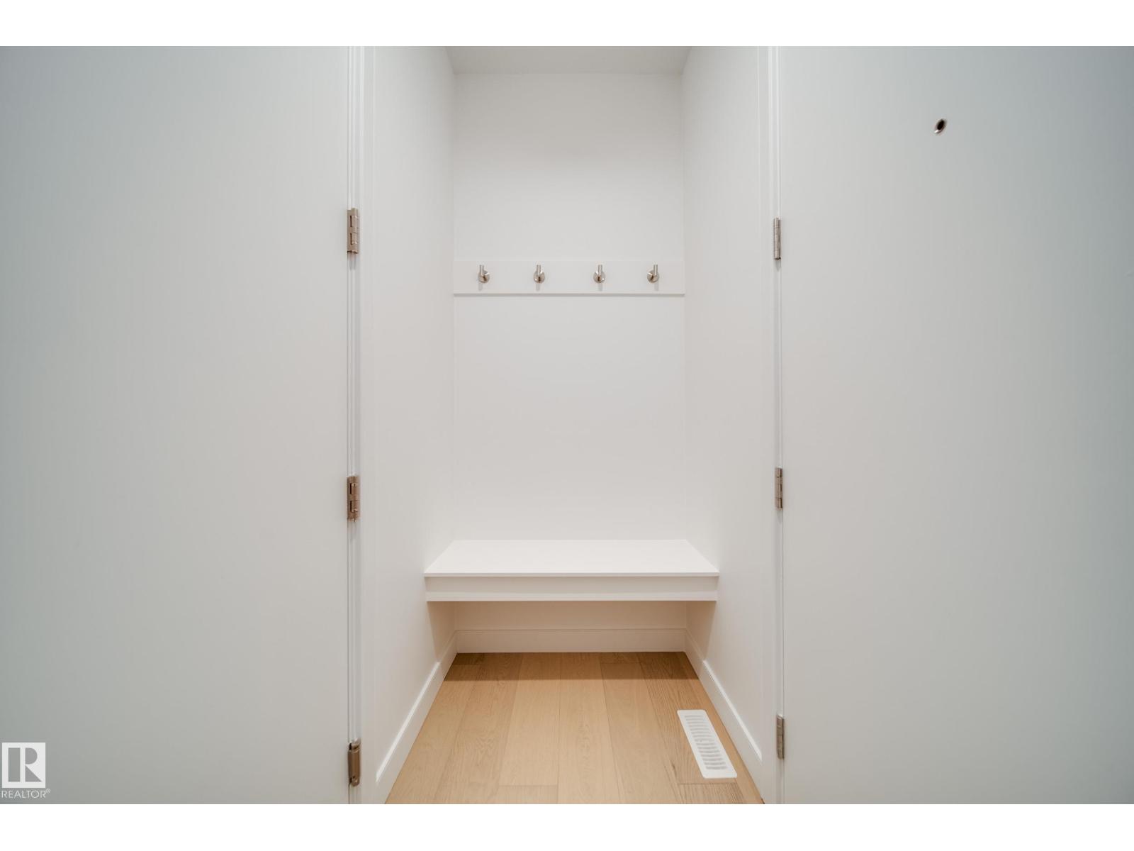 8522 80 AV NW, Edmonton