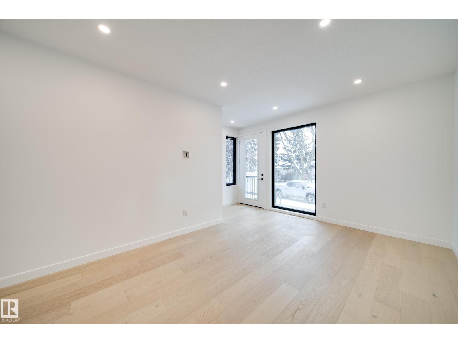 8522 80 AV NW, Edmonton