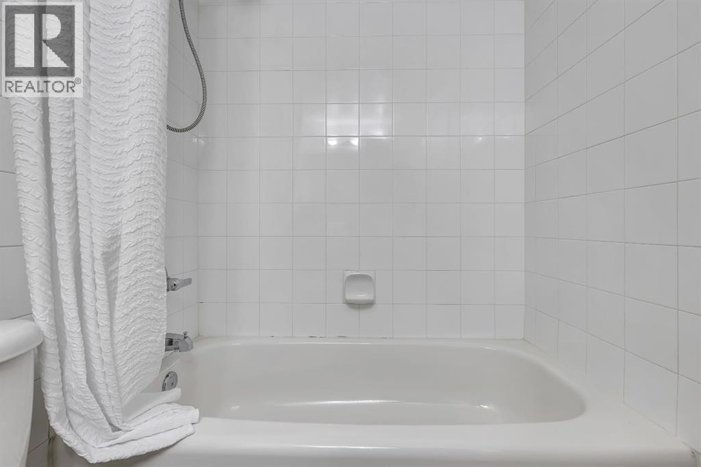 Single Family House Multi-level for Sale in    Avenue SW Beltline Calgary 