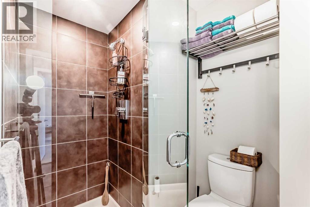 Single Family House for Sale in    Street NE Highland Park Calgary 