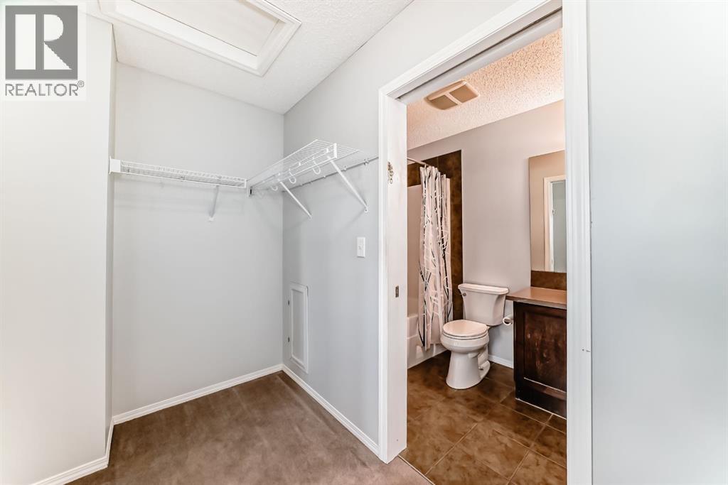 Single Family House for Sale in  Country Village Lane NE Country Hills Village Calgary 