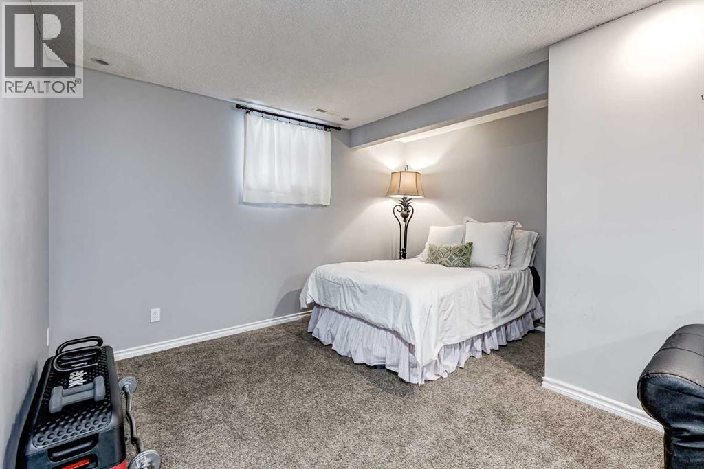 Single Family House for Sale in  Saddleback Way NE Saddle Ridge Calgary 