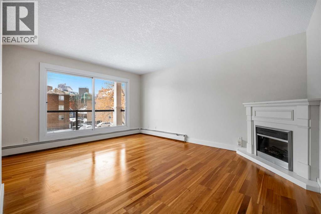 Single Family House for Sale in    Avenue NW Sunnyside Calgary 