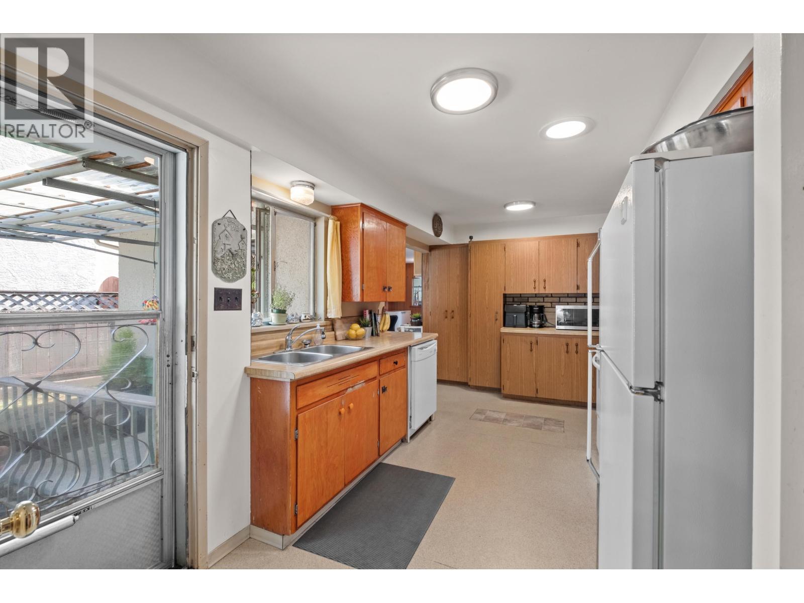 2239 WINDRIDGE DRIVE, North Vancouver