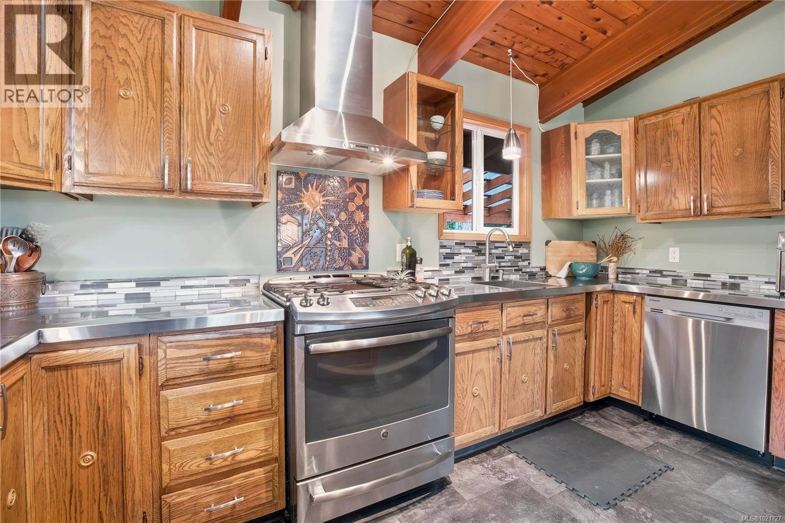 9644 Lakeshore Rd, Port Alberni