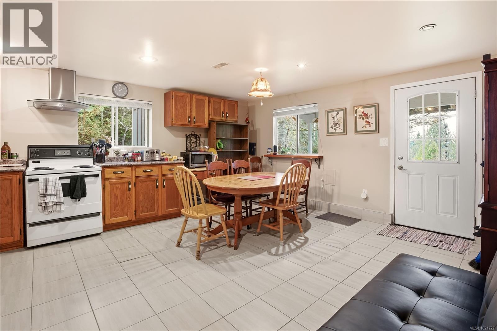 9644 Lakeshore Rd, Port Alberni