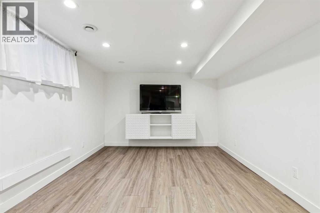 Single Family House for Sale in   Avenue SE Inglewood Calgary 