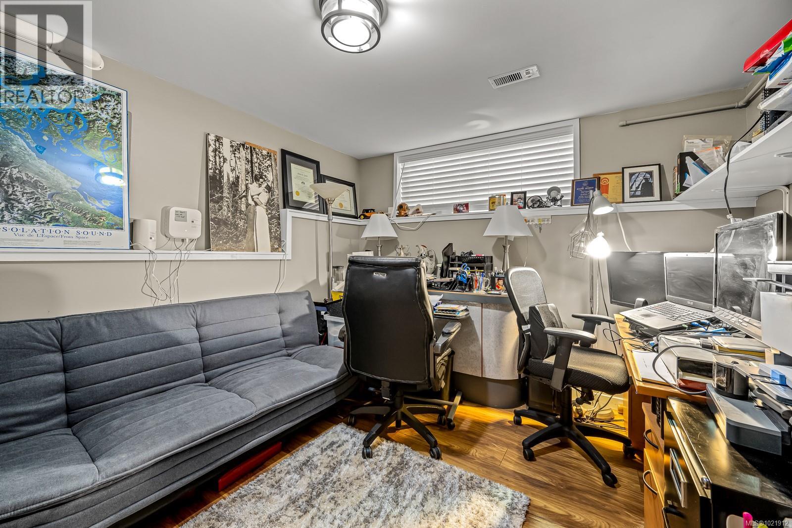 601 WARDEN Cds, Campbell River