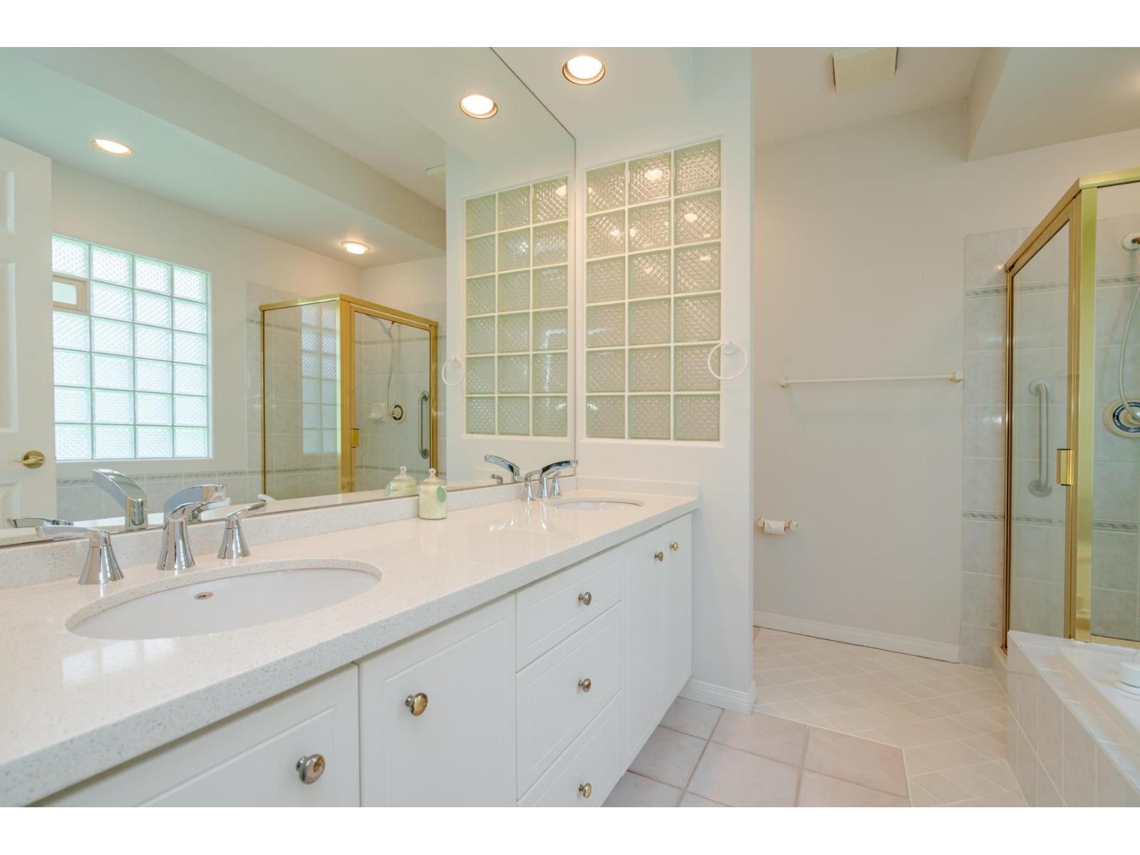 9 1881 144 STREET, Surrey