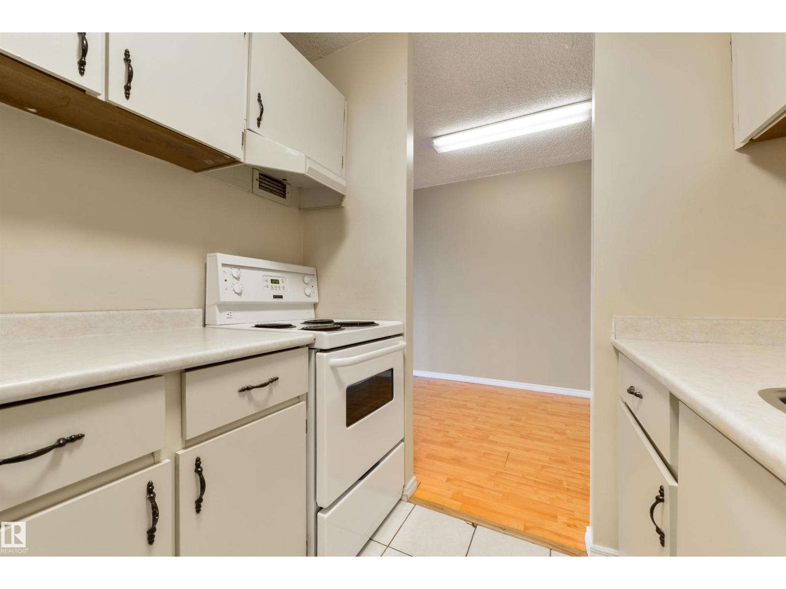 #601 13910 STONY PLAIN RD NW, Edmonton