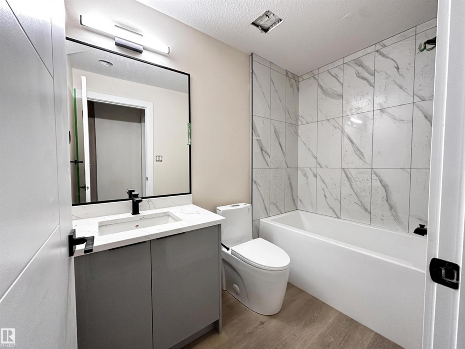 14807 98 AV NW - 29