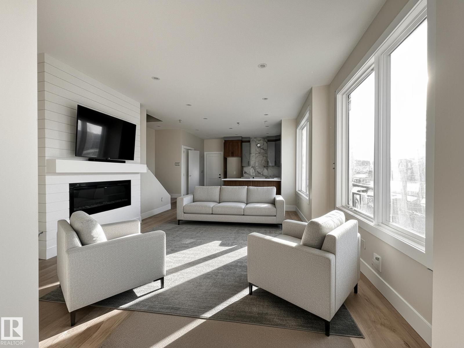14807 98 AV NW - 16