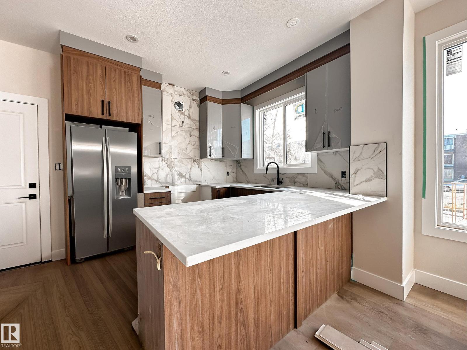 14807 98 AV NW - 18