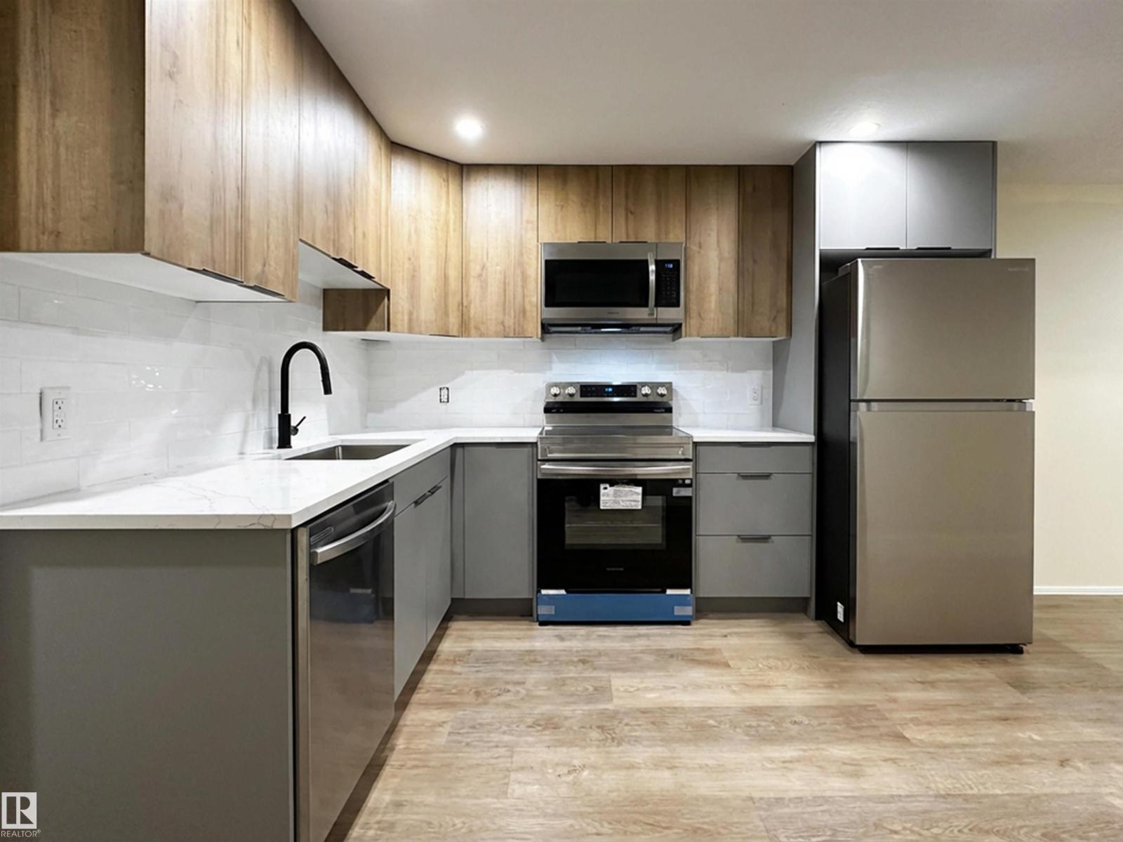 14807 98 AV NW, Edmonton