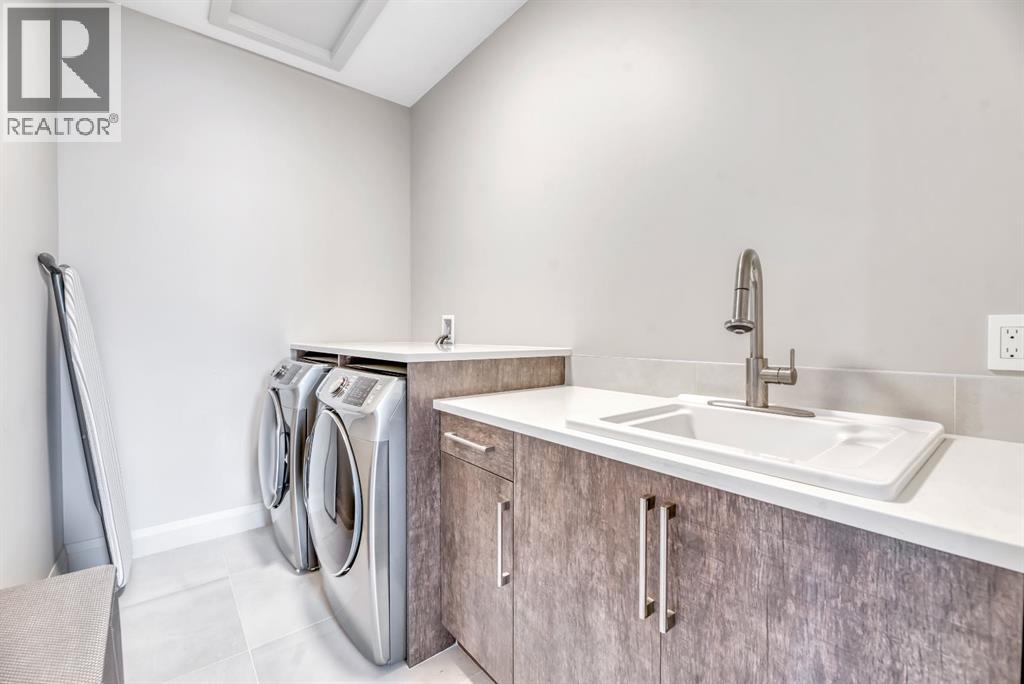 Single Family House for Sale in   Avenue NE Renfrew Calgary 