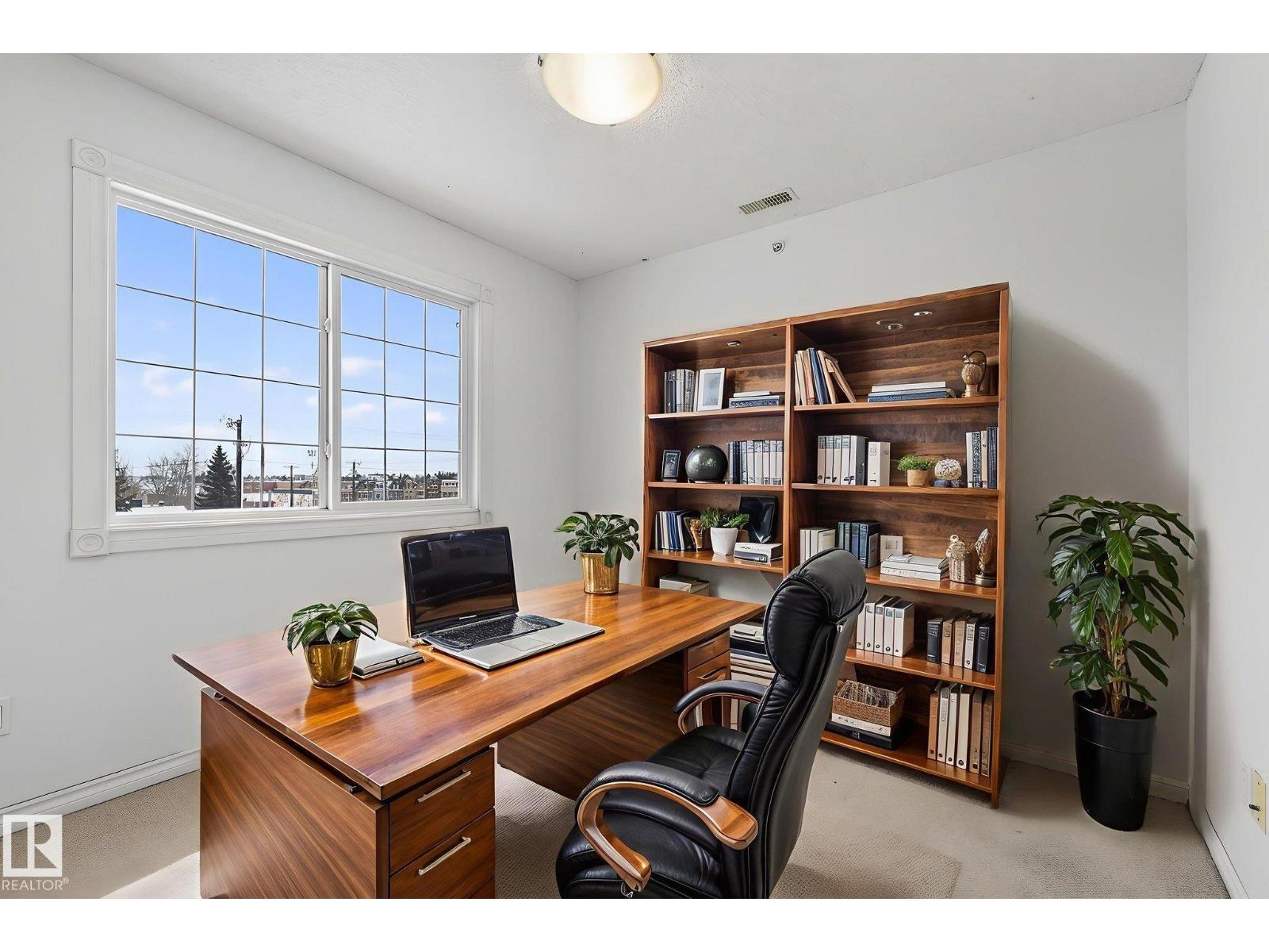 #420 12110 106 AV NW, Edmonton