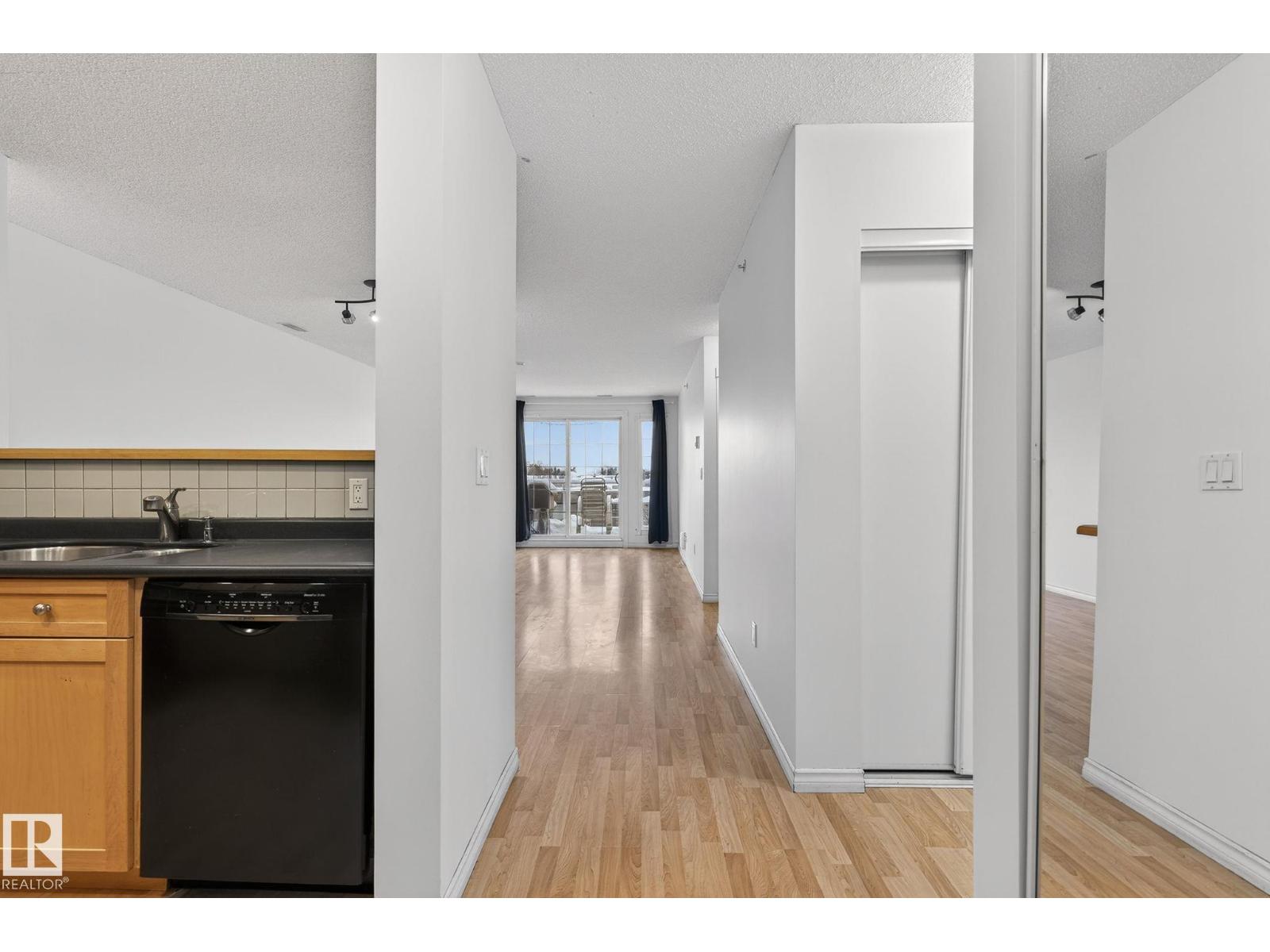 #420 12110 106 AV NW, Edmonton