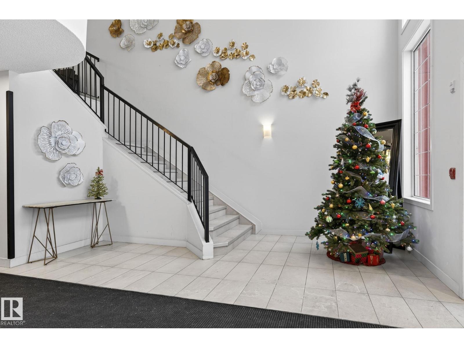 #420 12110 106 AV NW, Edmonton