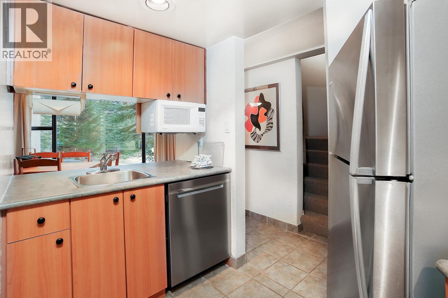 6F 2561 TRICOUNI PLACE, Whistler