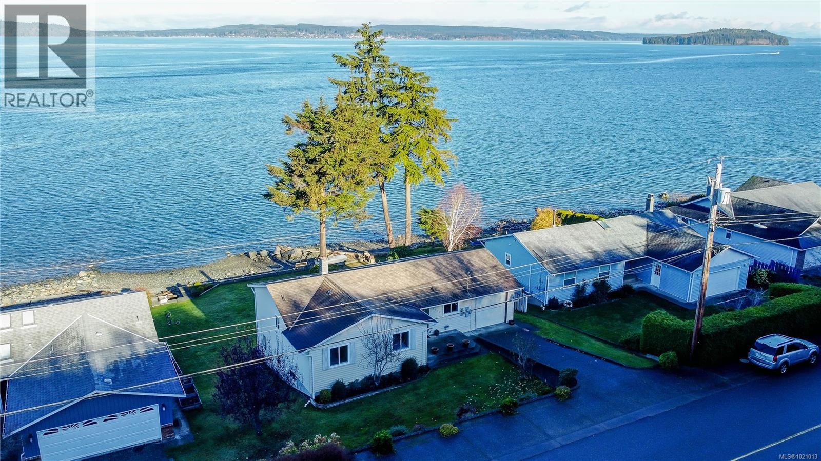 2112 Beach Dr, Port McNeill