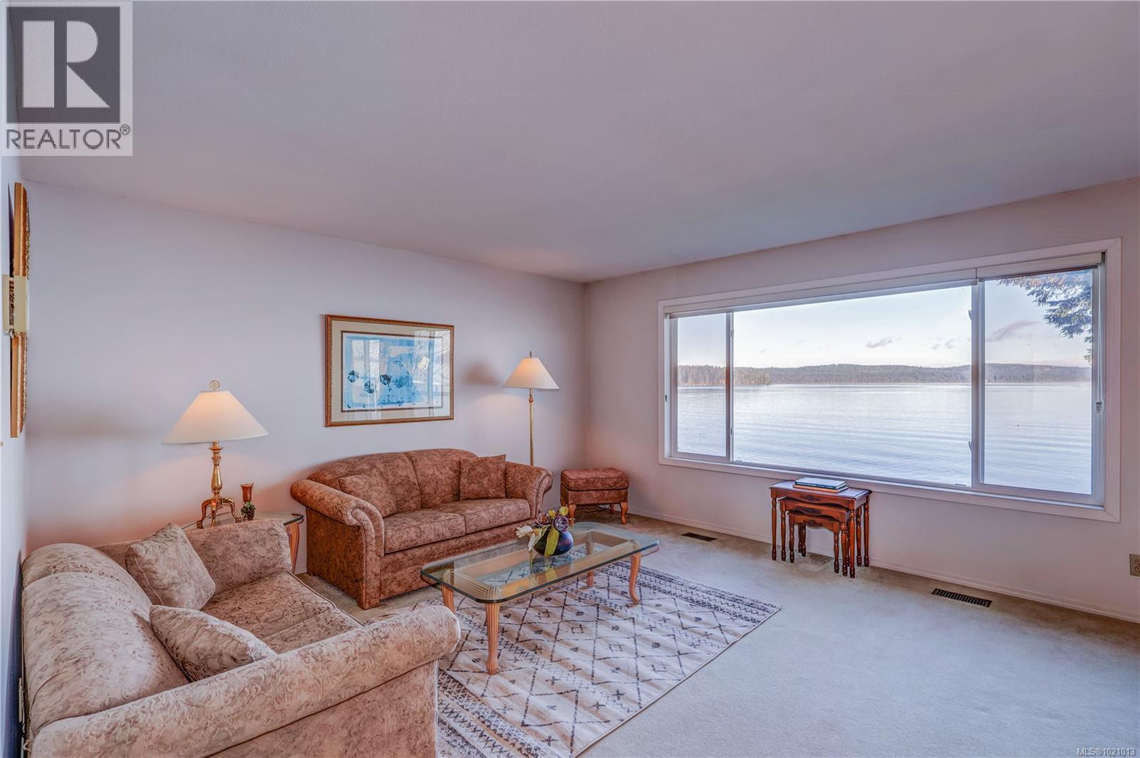 2112 Beach Dr, Port McNeill