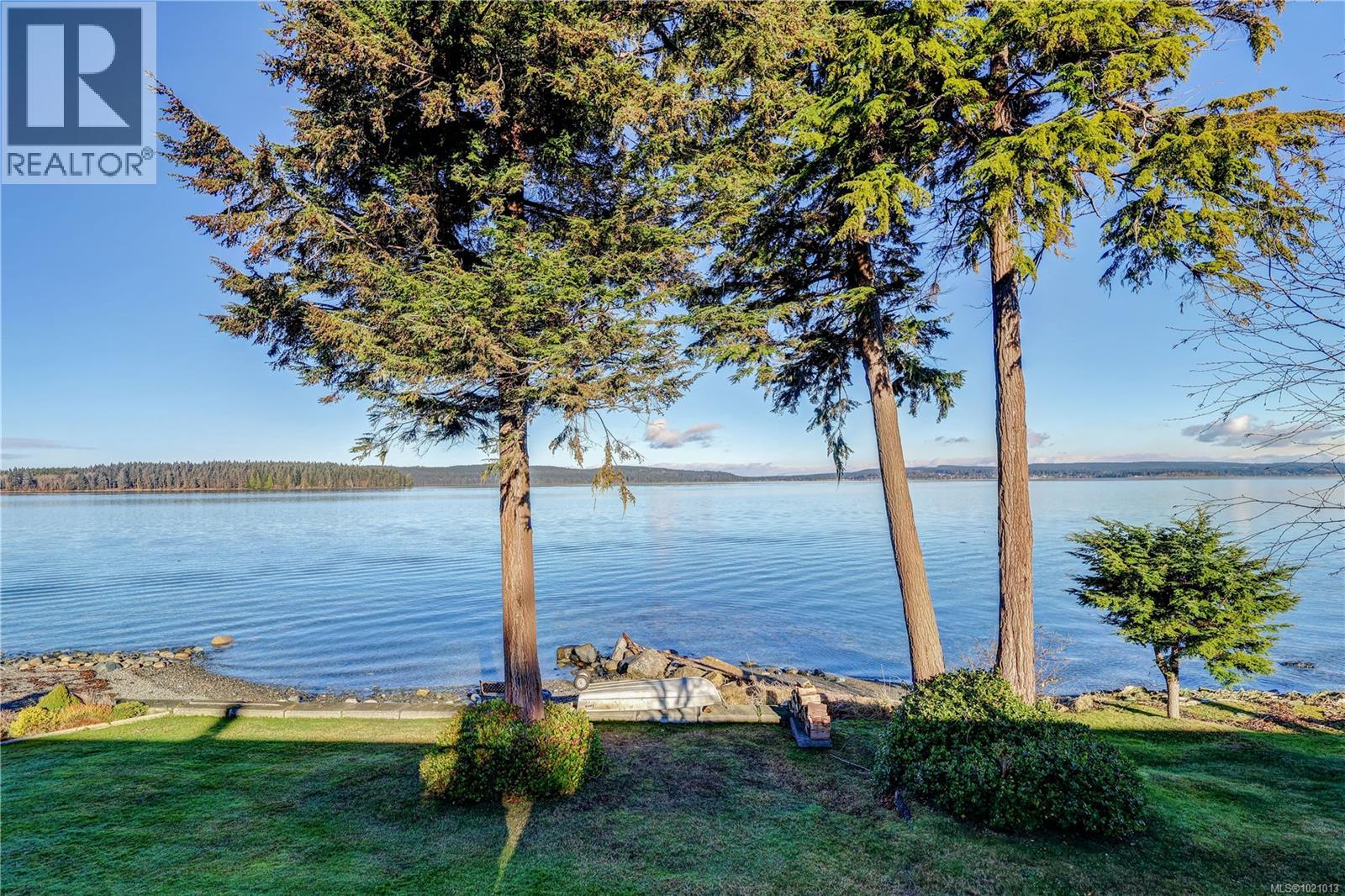 2112 Beach Dr, Port McNeill