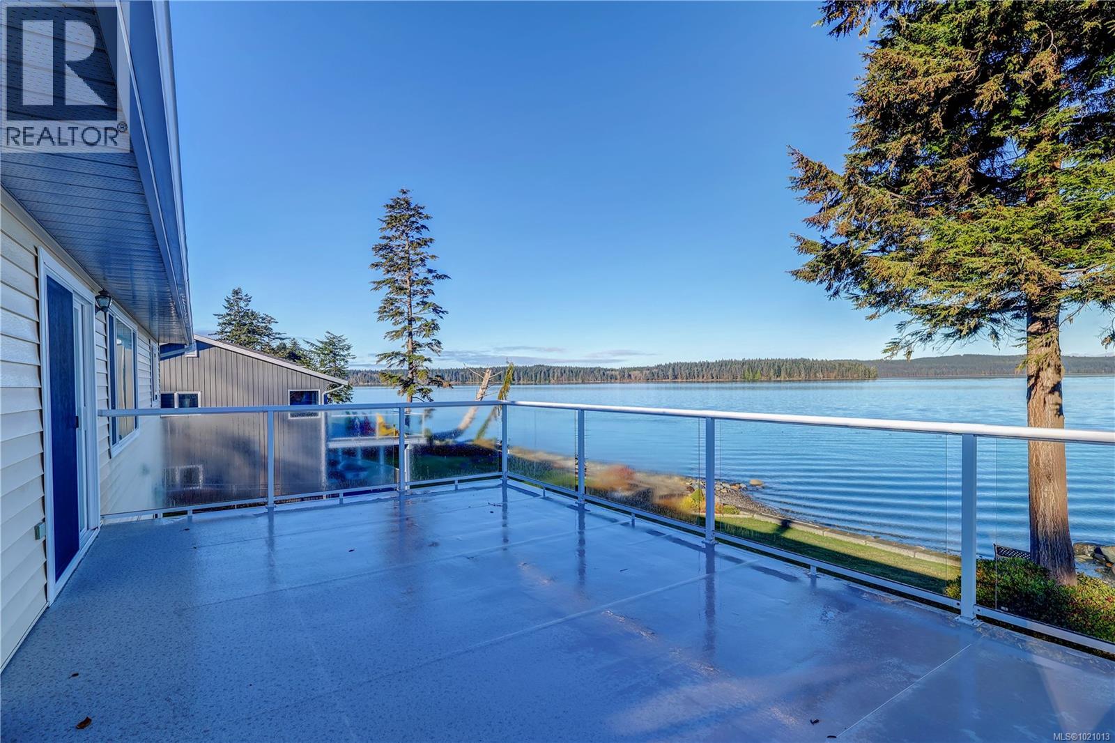 2112 Beach Dr, Port McNeill