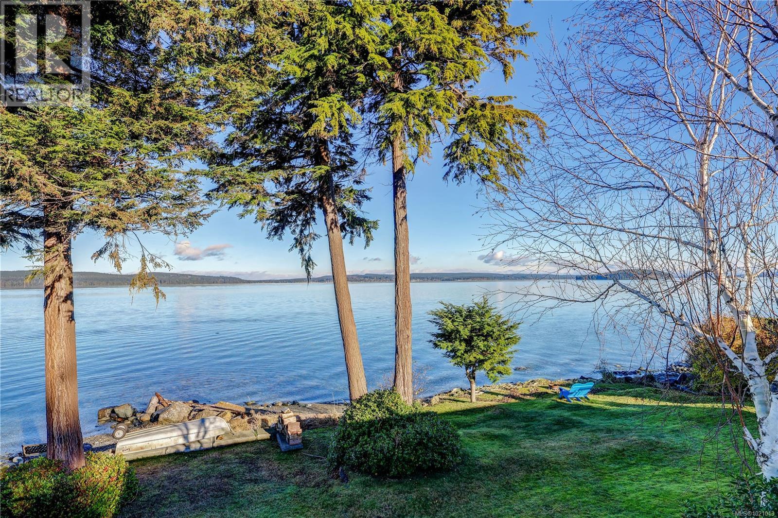 2112 Beach Dr, Port McNeill