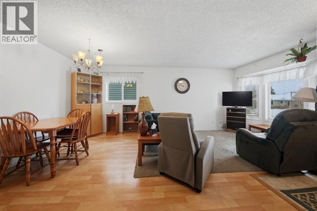 5531 43 Street, Innisfail