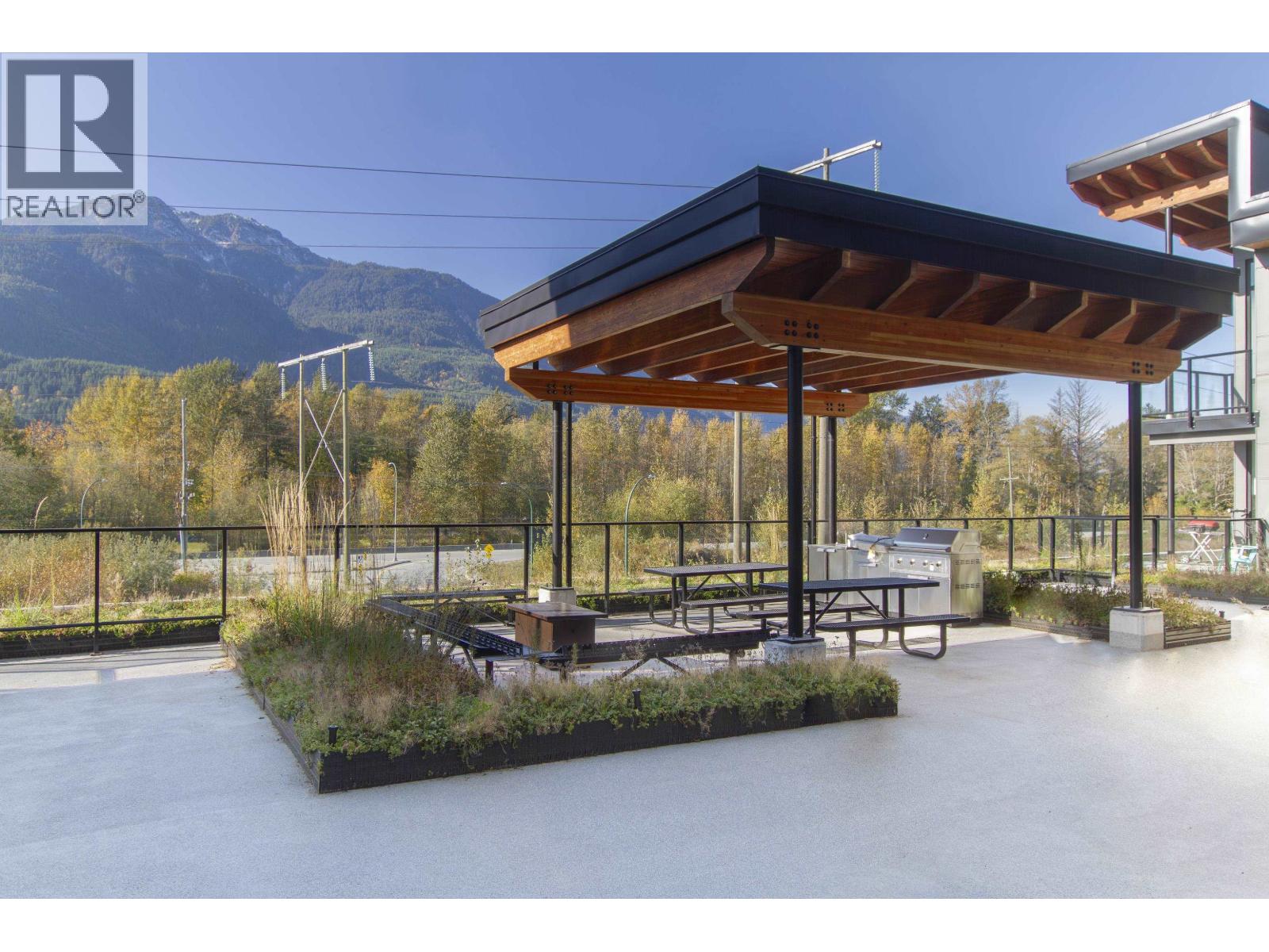 202 1870 DOWAD DRIVE, Squamish