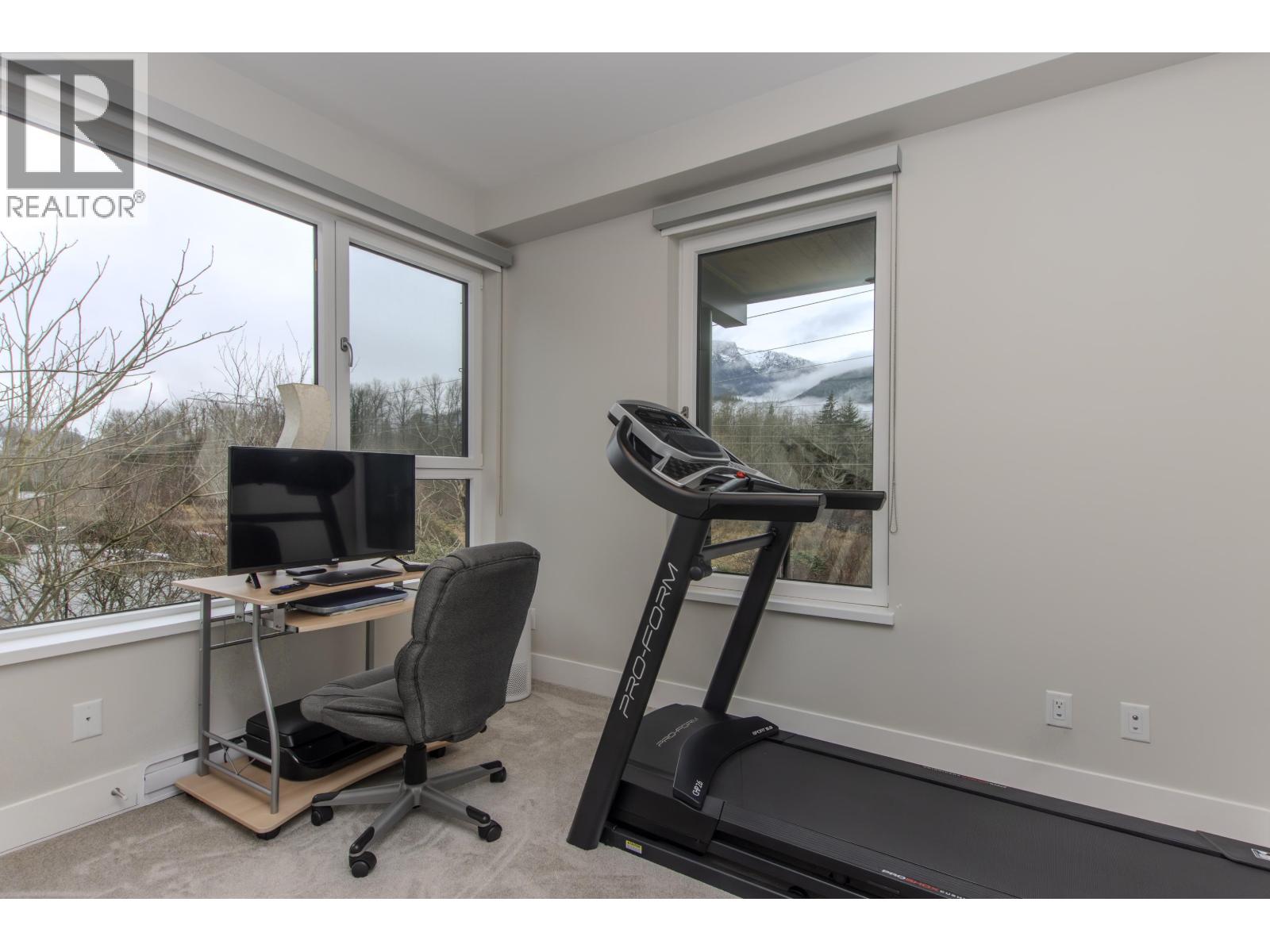 202 1870 DOWAD DRIVE, Squamish