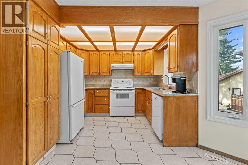 Single Family House for Sale in  Santana Road NW Sandstone Valley Calgary 