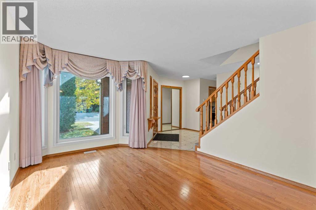 Single Family House for Sale in  Santana Road NW Sandstone Valley Calgary 