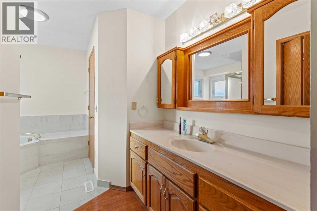 Single Family House for Sale in  Santana Road NW Sandstone Valley Calgary 