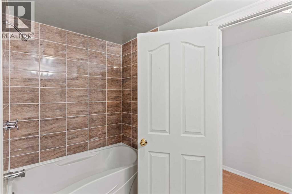 Single Family House for Sale in  Santana Road NW Sandstone Valley Calgary 