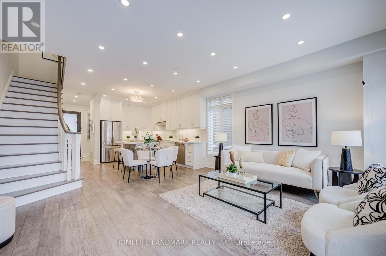 Single Family House for Sale in  GAUGUIN AVENUE Vaughan (Patterson) 