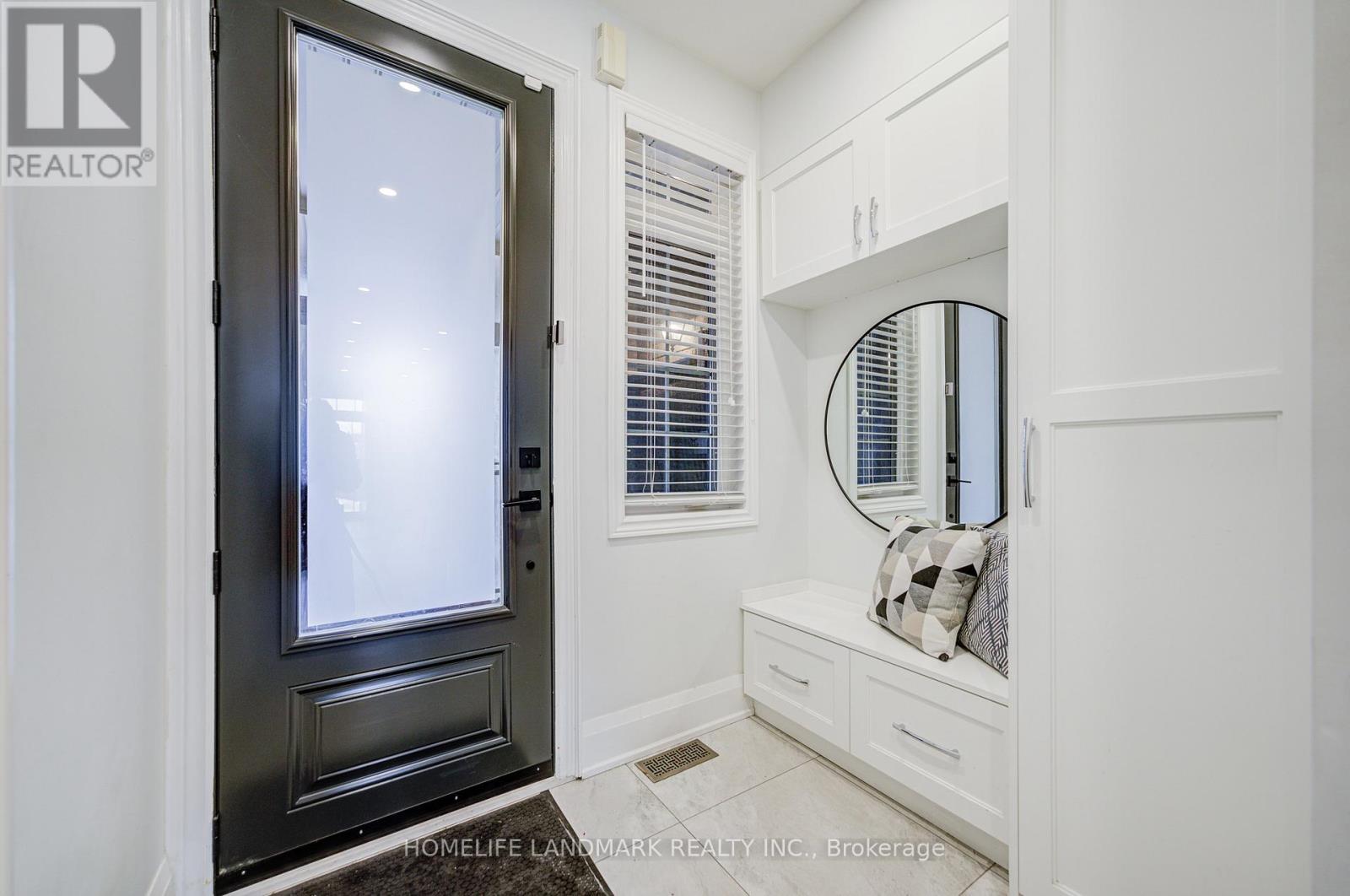 Single Family House for Sale in  GAUGUIN AVENUE Vaughan (Patterson) 