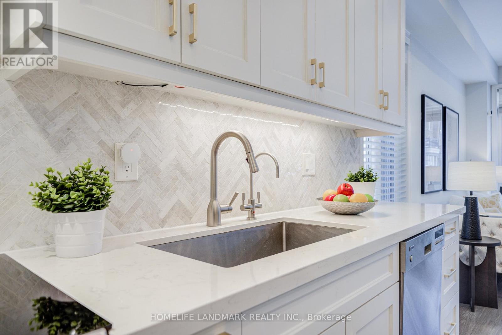 Single Family House for Sale in  GAUGUIN AVENUE Vaughan (Patterson) 