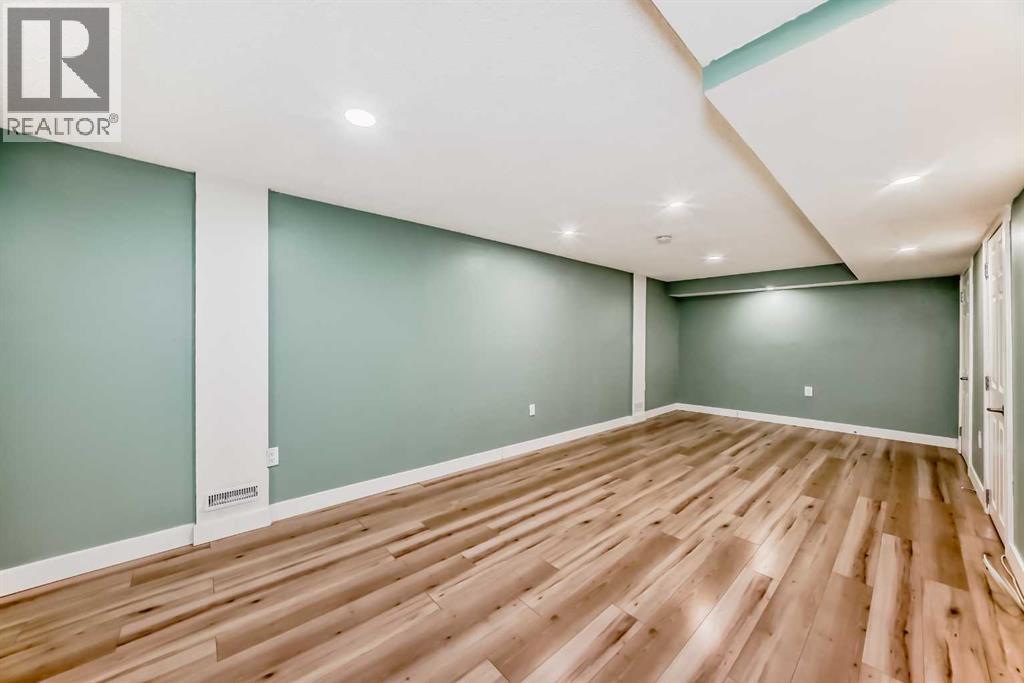 Single Family House for Sale in   Avenue NE Pineridge Calgary 