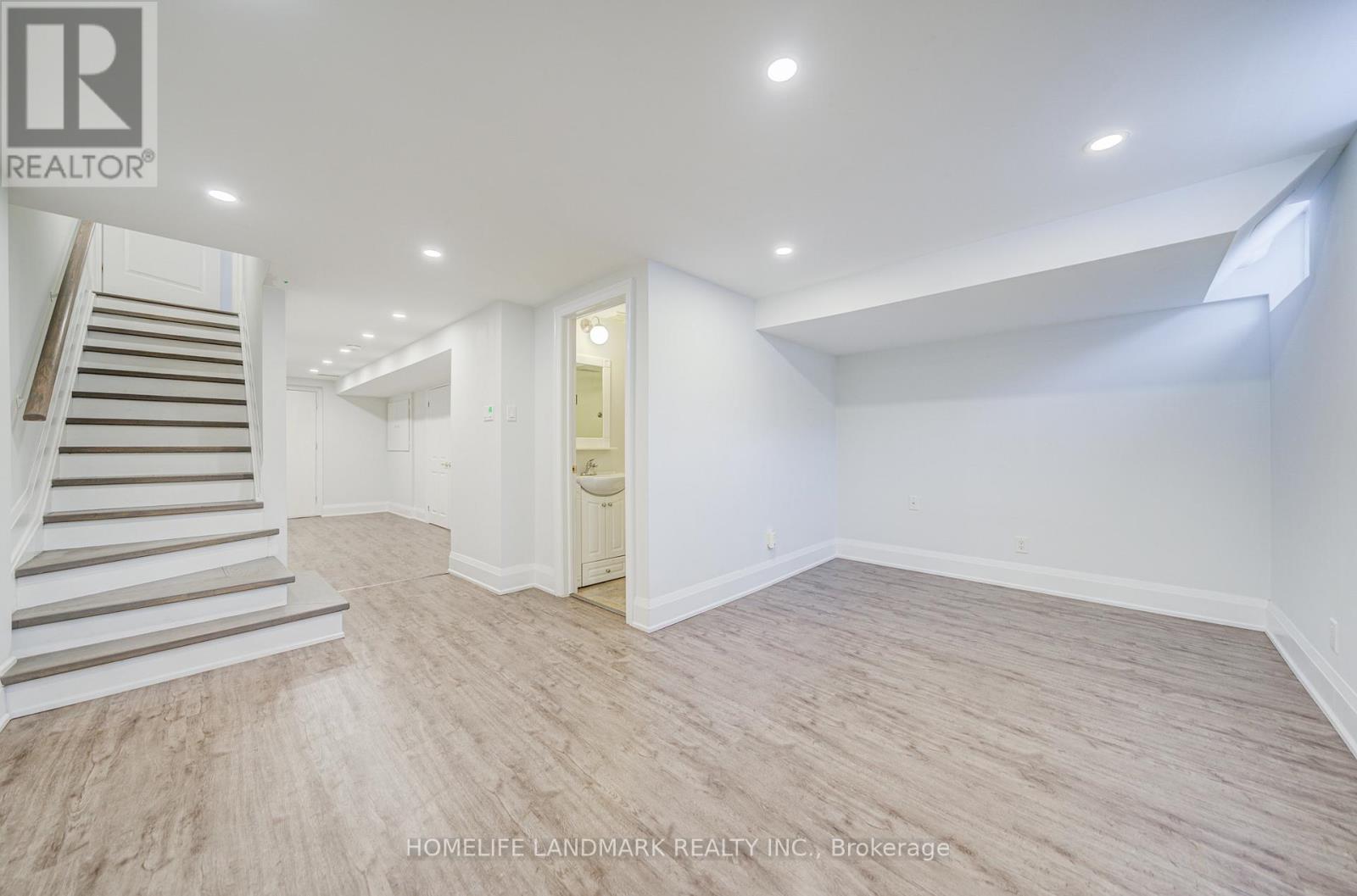 Single Family House for Sale in  GAUGUIN AVENUE Vaughan (Patterson) 