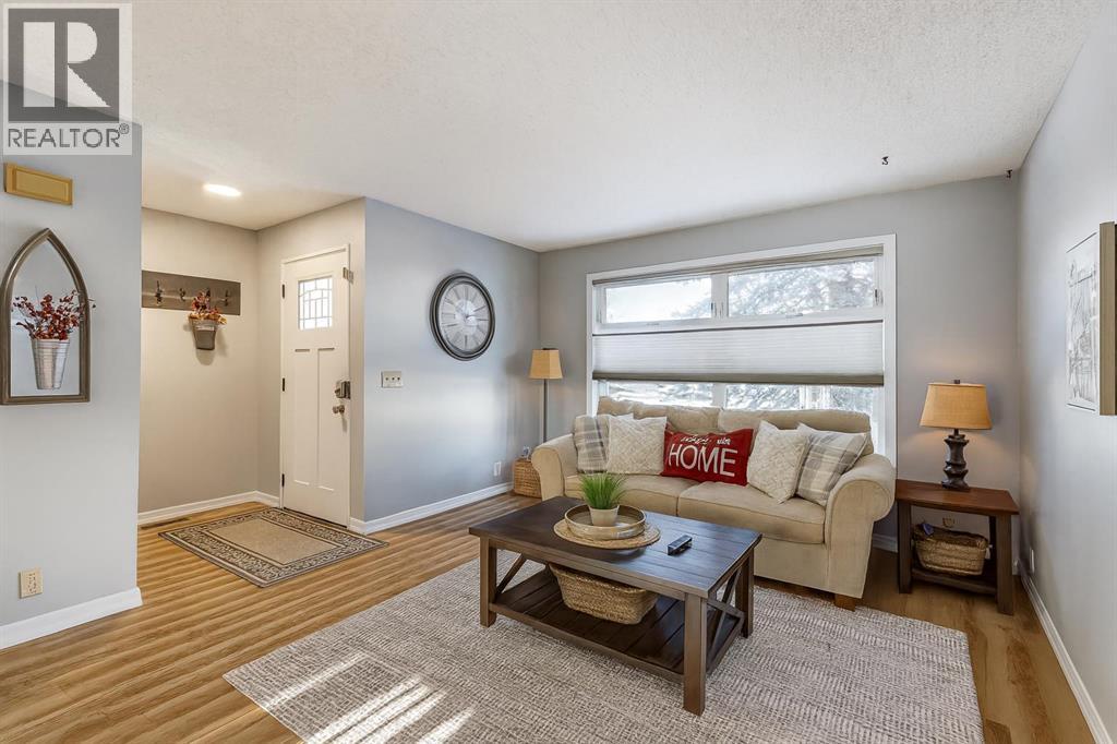 Single Family House for Sale in  Woodsman Lane SW Woodbine Calgary 