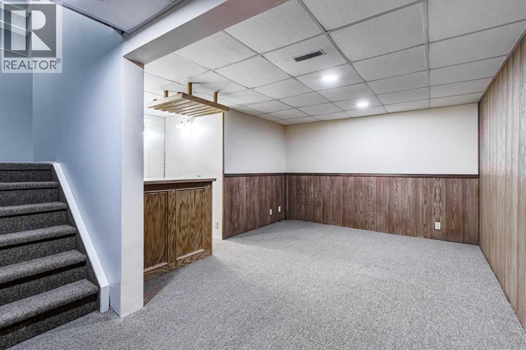 Single Family House for Sale in  Woodsman Lane SW Woodbine Calgary 