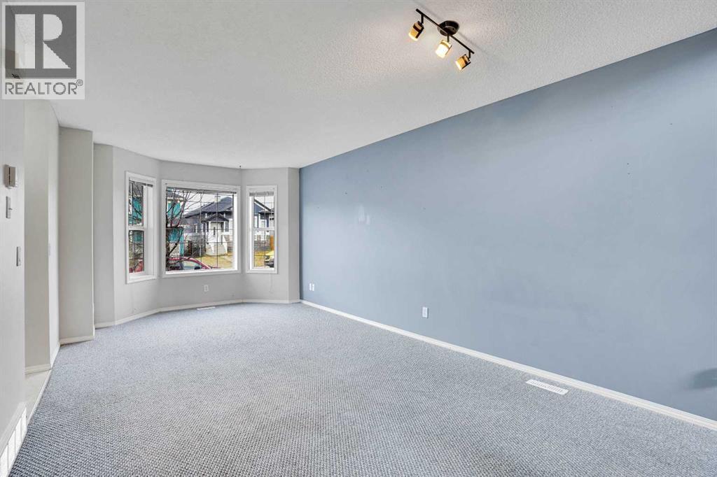 Single Family House for Sale in  Saddlemead Green NE Saddle Ridge Calgary 