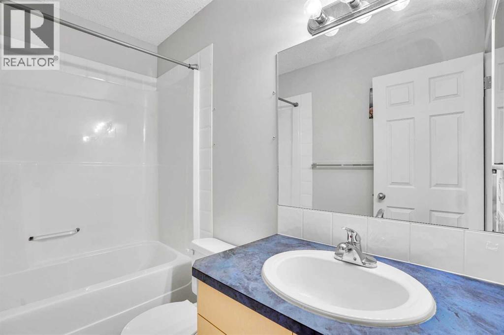 Single Family House for Sale in  Saddlemead Green NE Saddle Ridge Calgary 