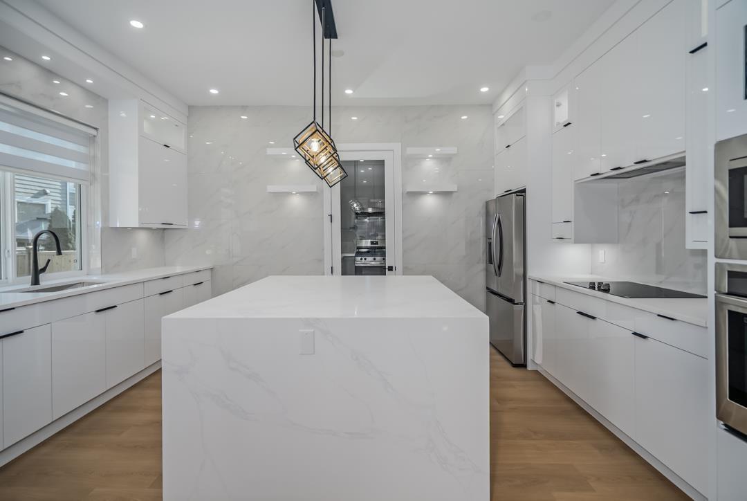 16935 0A AVENUE, Surrey