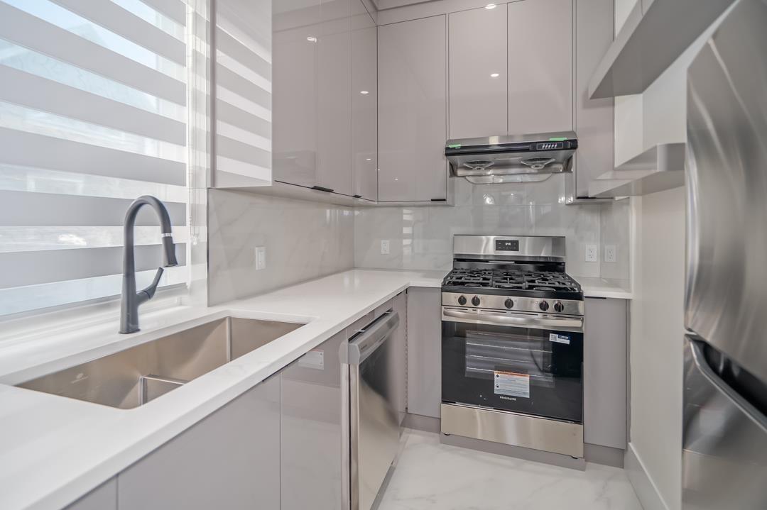 16935 0A AVENUE, Surrey